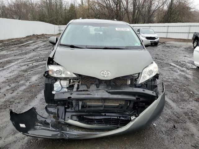 2012 Toyota Sienna LE