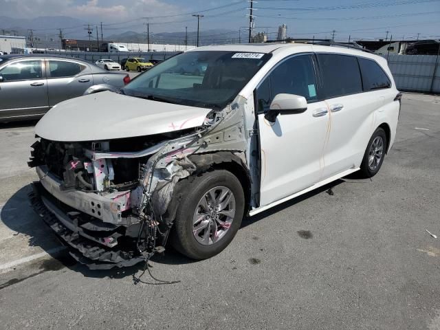 2021 Toyota Sienna XLE