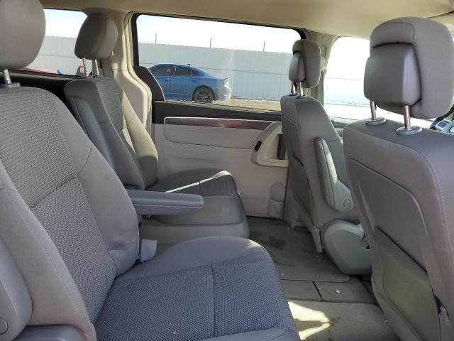 2011 Volkswagen Routan S