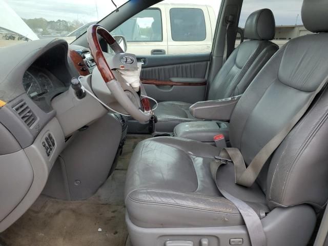 2005 Toyota Sienna XLE