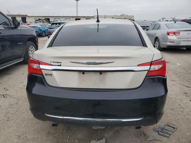 2013 Chrysler 200 Touring