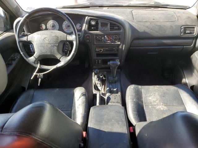 2001 Nissan Pathfinder LE
