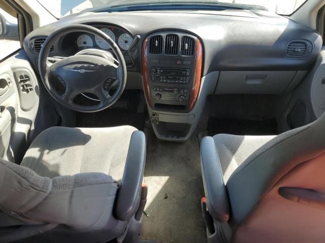 2005 Chrysler Town & Country