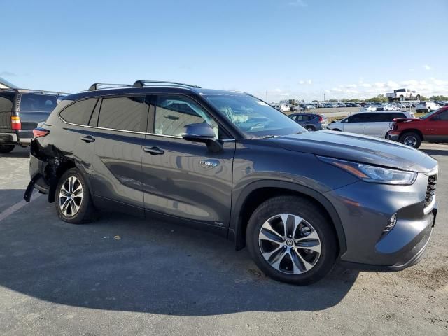 2020 Toyota Highlander Hybrid XLE