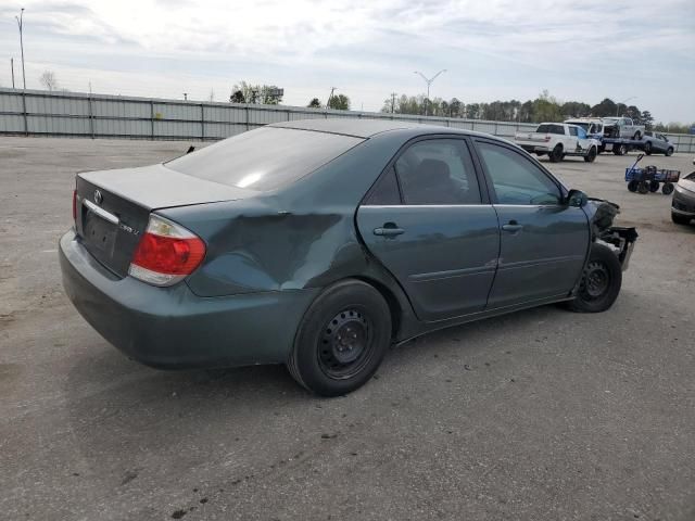 2005 Toyota Camry LE