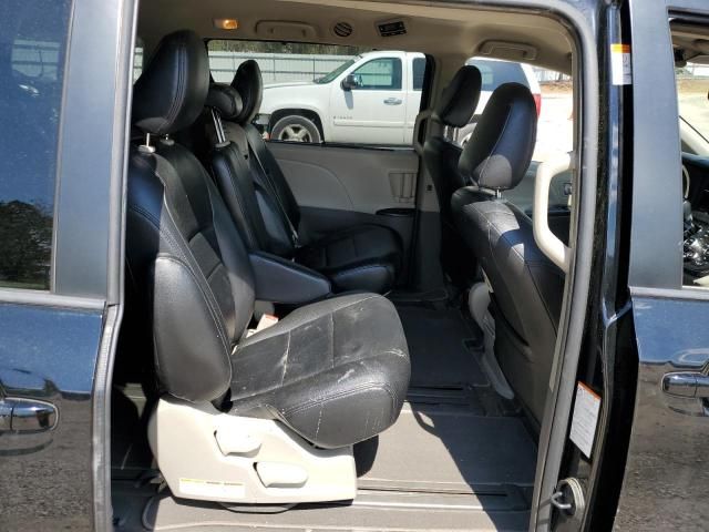 2018 Toyota Sienna LE