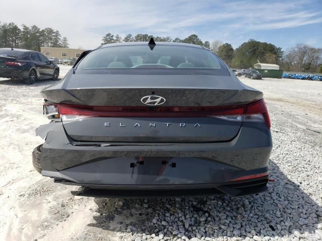 2023 Hyundai Elantra SE