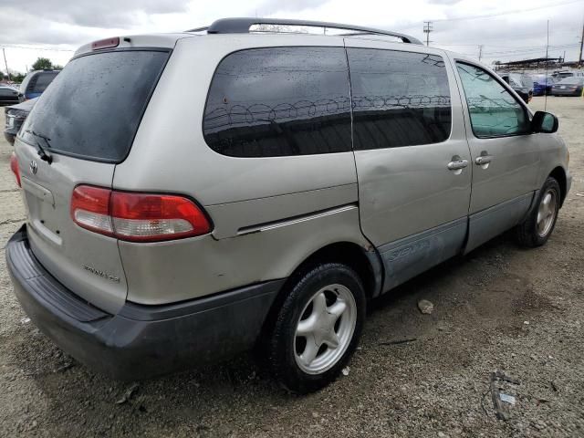 2001 Toyota Sienna CE