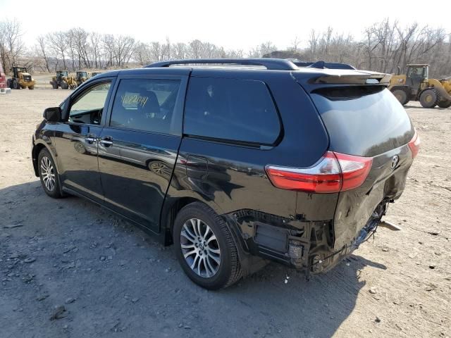 2019 Toyota Sienna XLE