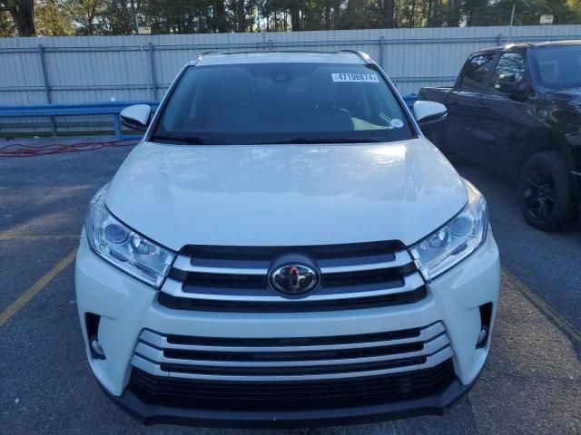 2017 Toyota Highlander SE