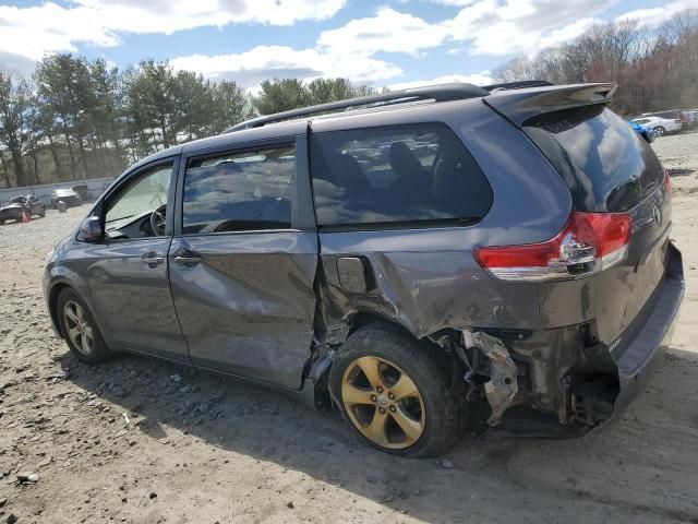 2013 Toyota Sienna LE