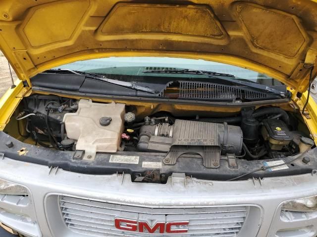 2001 GMC Savana Cutaway G3500