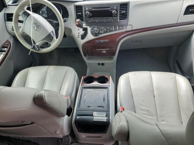 2013 Toyota Sienna XLE