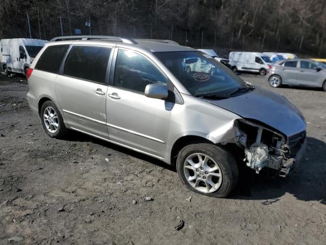 2004 Toyota Sienna XLE