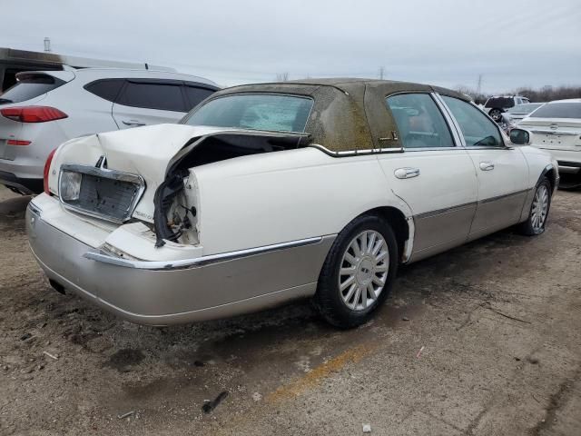 2003 Lincoln Town Car Signature