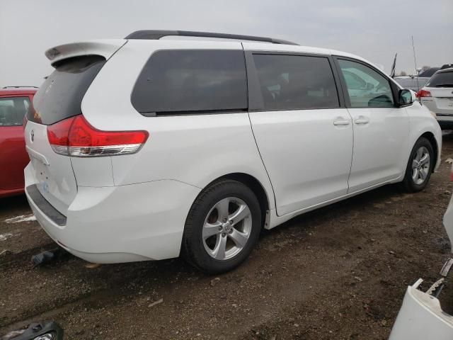 2014 Toyota Sienna LE