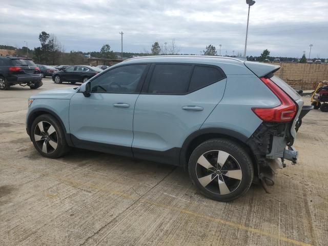 2019 Volvo XC40 T5 Momentum