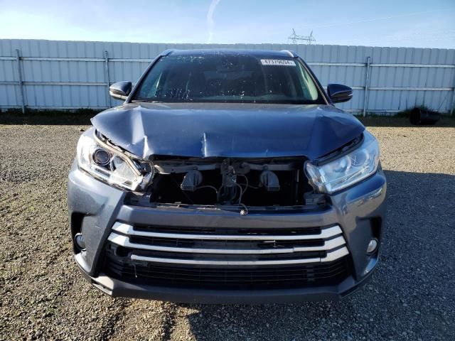 2017 Toyota Highlander SE