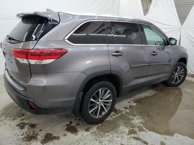 2019 Toyota Highlander SE