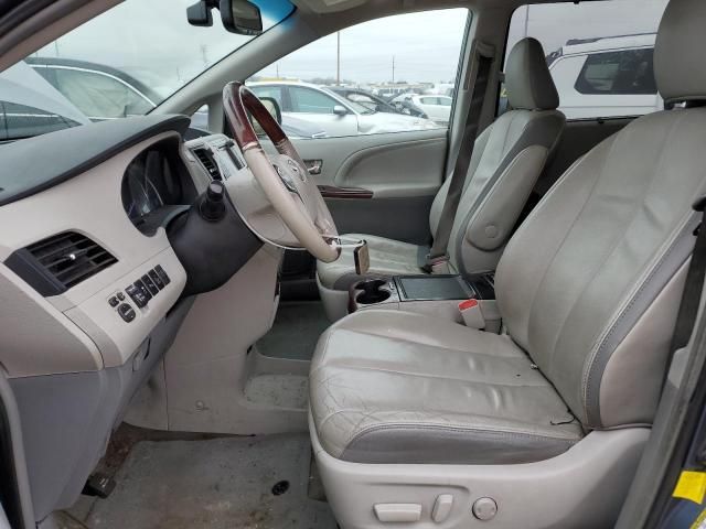 2013 Toyota Sienna XLE