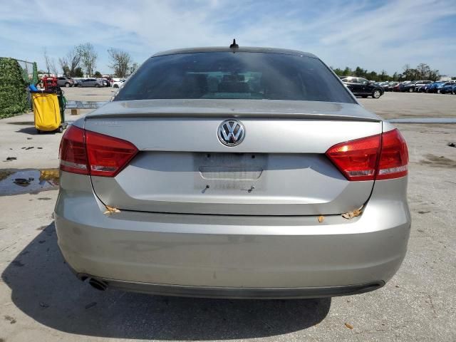 2014 Volkswagen Passat SE