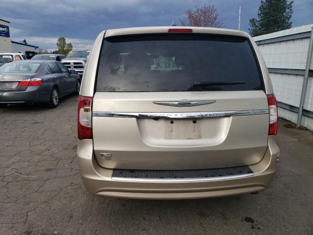 2014 Chrysler Town & Country Touring