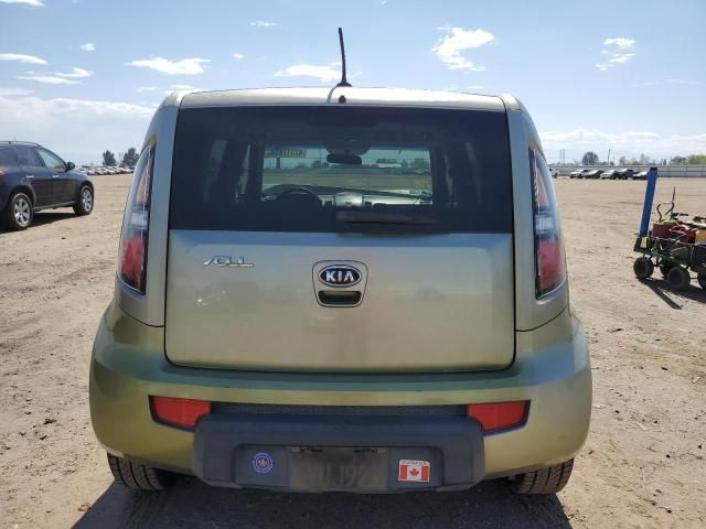 2011 KIA Soul +