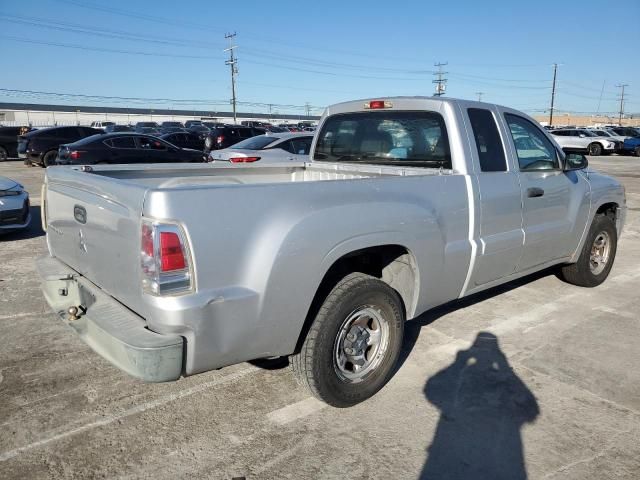 2008 Mitsubishi Raider LS