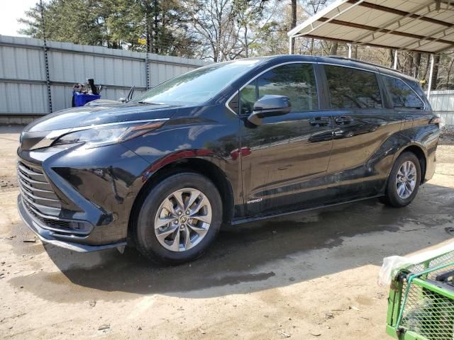 2021 Toyota Sienna LE