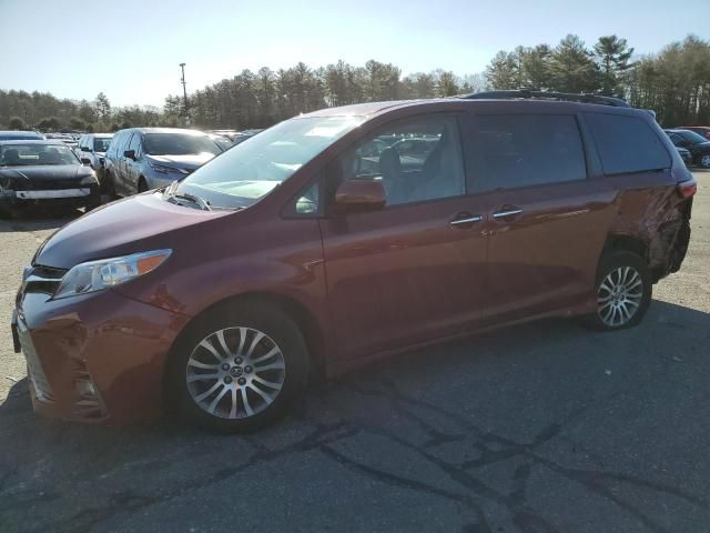 2020 Toyota Sienna XLE