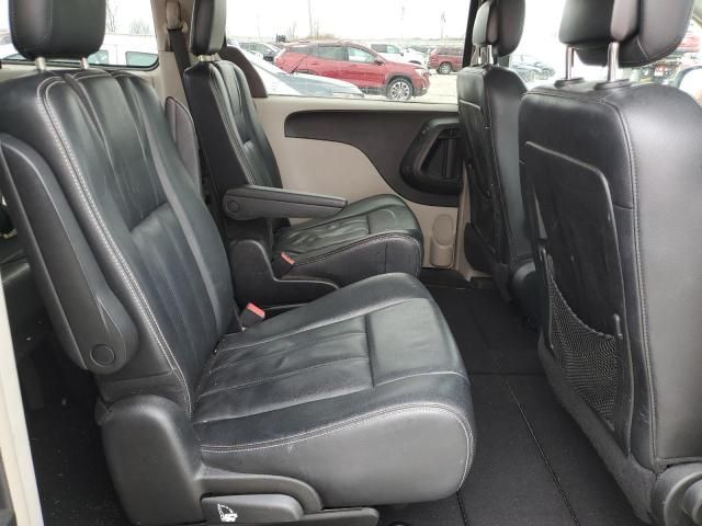 2013 Chrysler Town & Country Touring