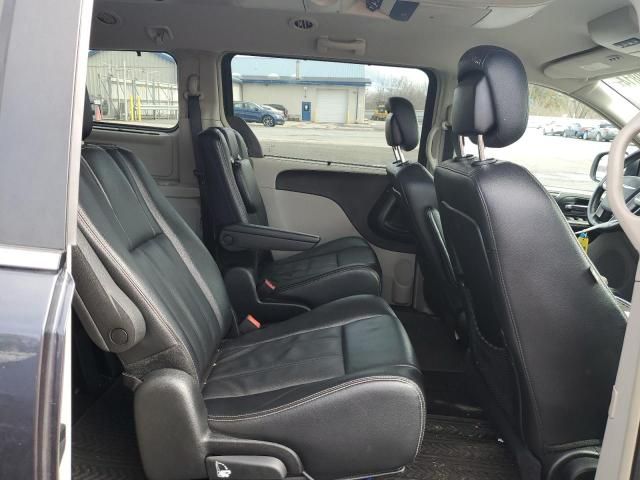 2014 Chrysler Town & Country Touring