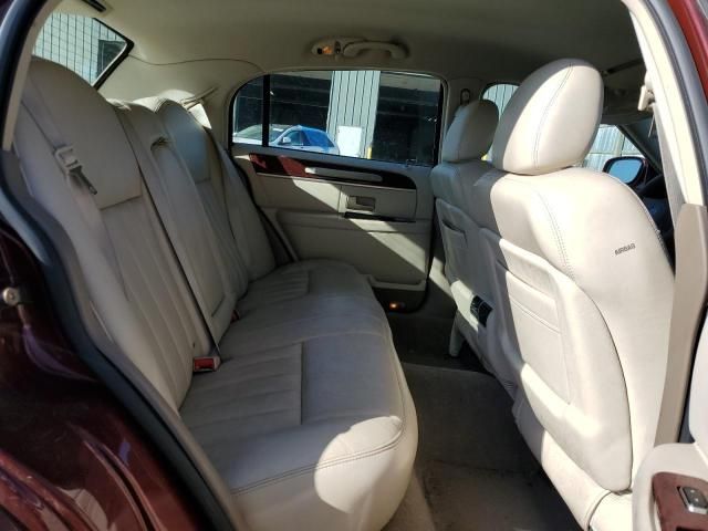 2003 Lincoln Town Car Executive