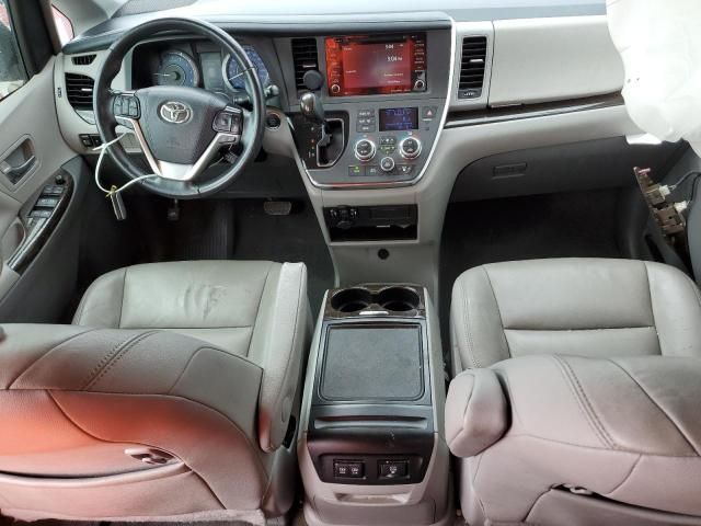 2019 Toyota Sienna XLE