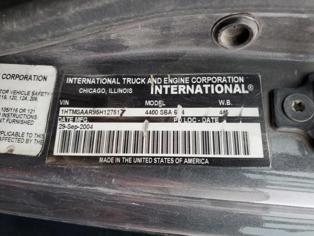 2005 International 4000 4400