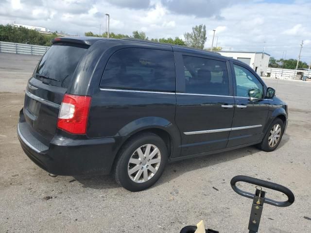 2016 Chrysler Town & Country Touring