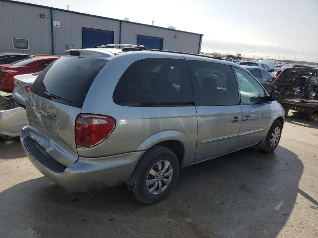 2003 Chrysler Town & Country LX