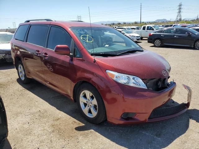 2014 Toyota Sienna LE