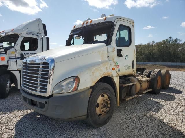 2013 Freightliner Cascadia 125