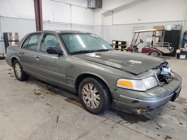 2004 Ford Crown Victoria LX