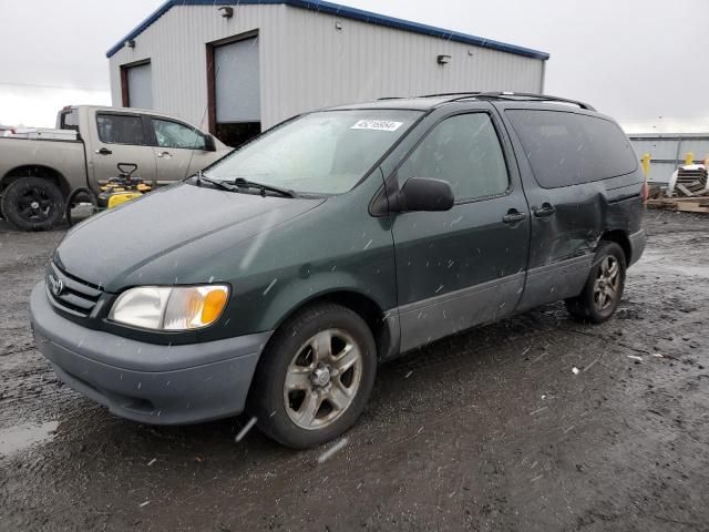 2001 Toyota Sienna LE