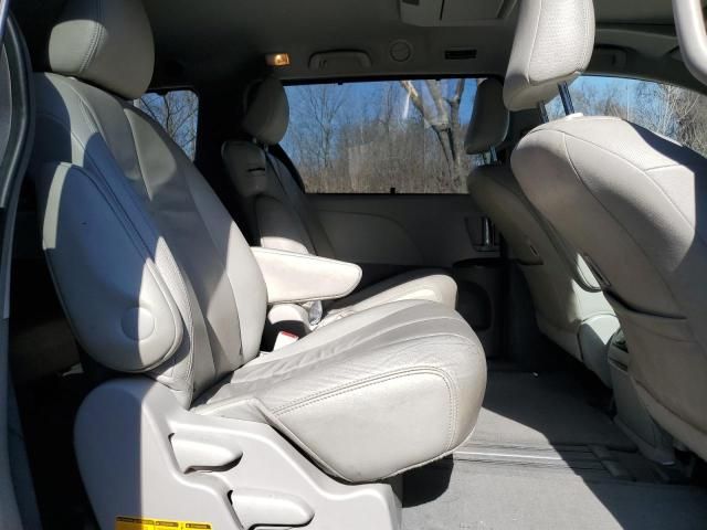 2014 Toyota Sienna XLE