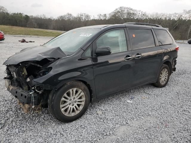 2017 Toyota Sienna XLE