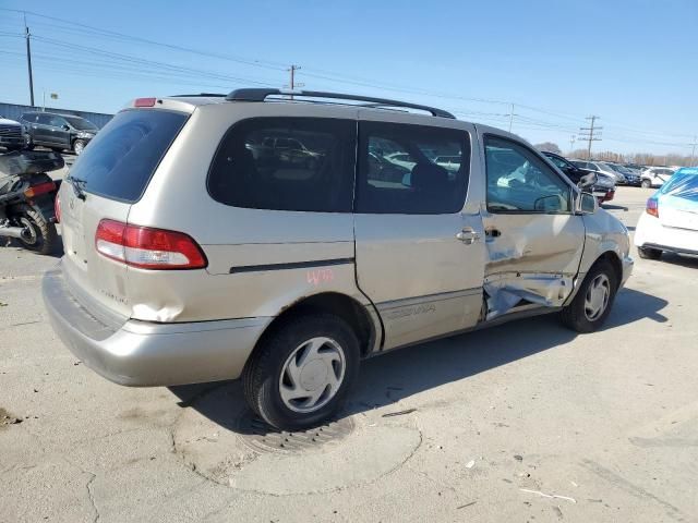 2001 Toyota Sienna LE