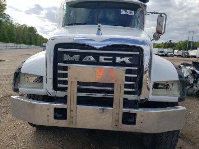 2014 Mack 700 GU700
