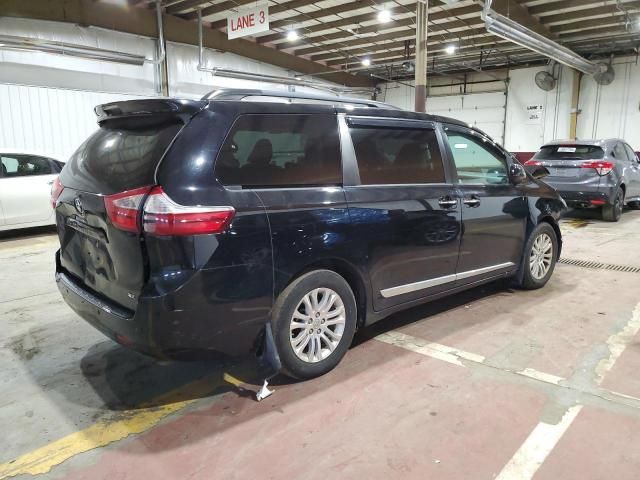 2017 Toyota Sienna XLE