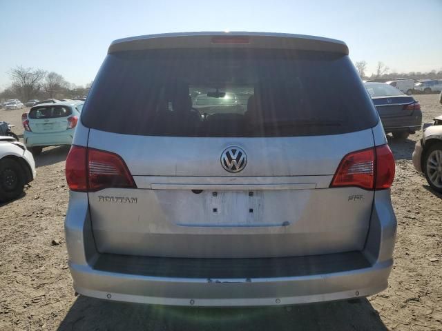 2010 Volkswagen Routan SEL