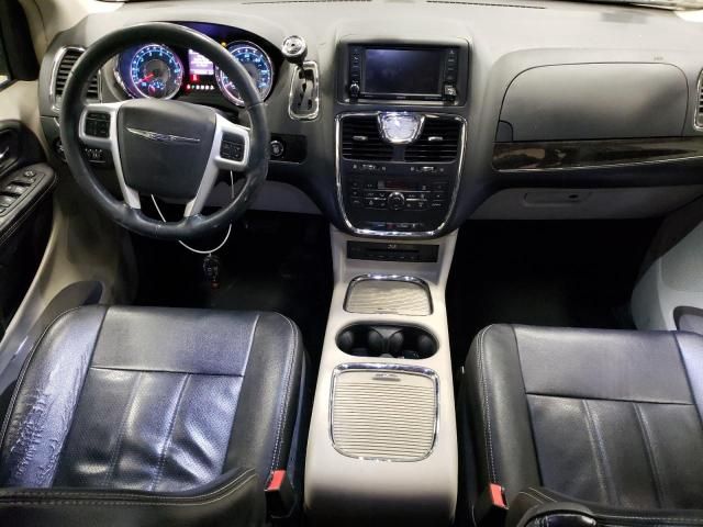 2015 Chrysler Town & Country Touring L