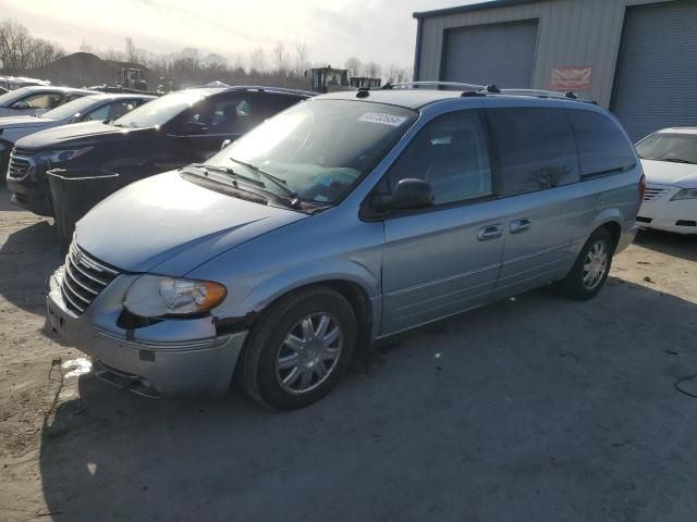 2005 Chrysler Town & Country Limited