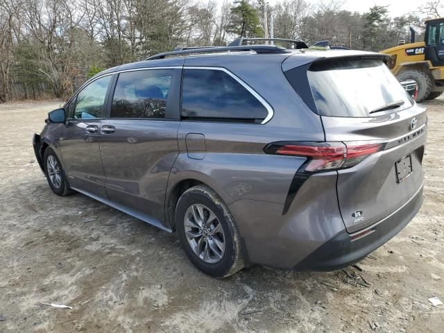 2021 Toyota Sienna XLE